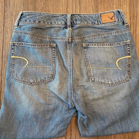 American Eagle Outfitters Boy Jean. Blue Denim Straight Leg  Mid Rise. Size 0 - Picture 4 of 4
